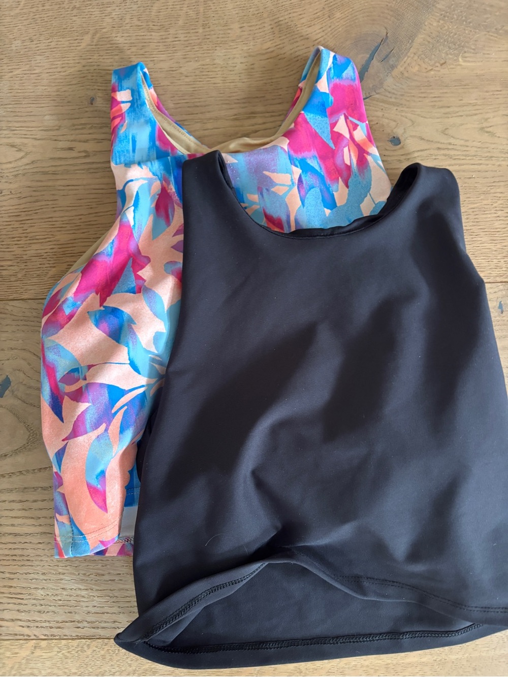 2 Old Navy Girls Powersoft Sports Bras XL